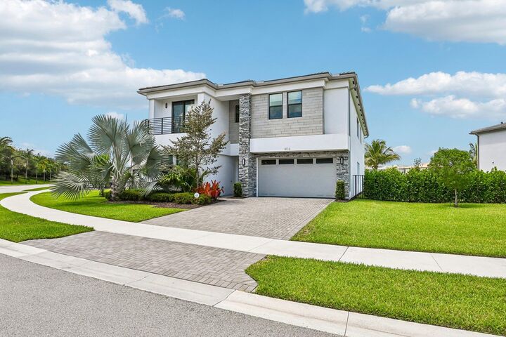 Property Photo:  8116 Laurel Falls Drive  FL 33496 
