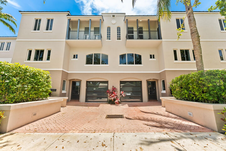 Property Photo: 456 E Boca Raton Road FL 33432