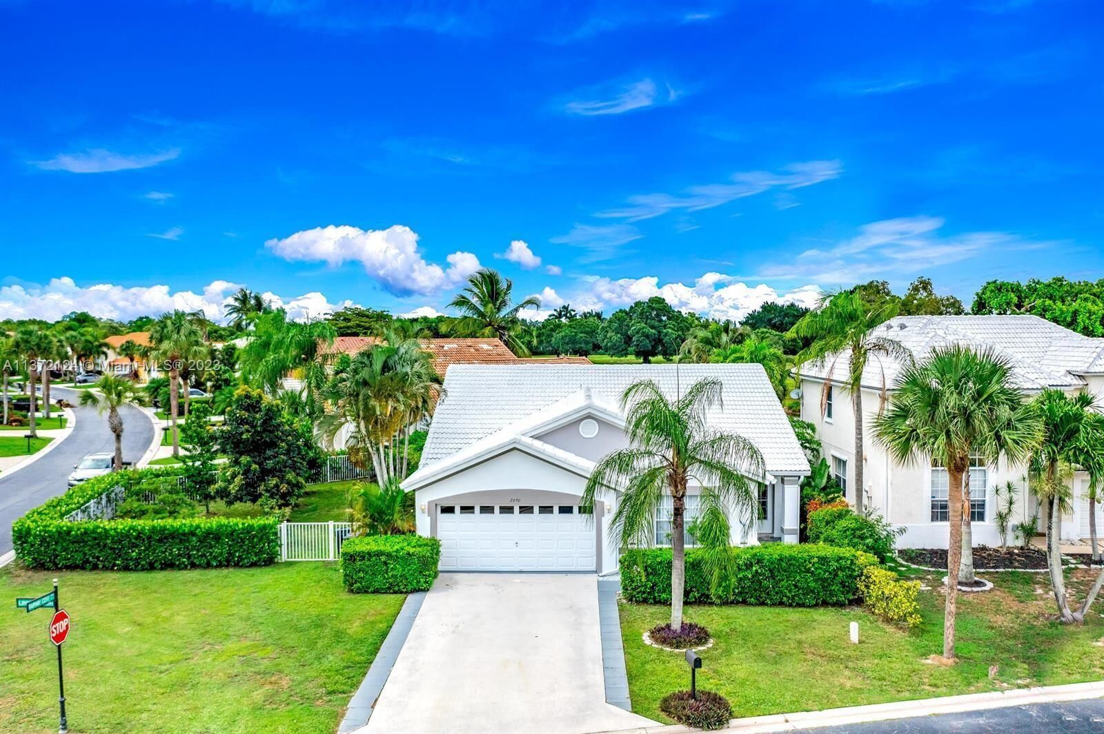 Property Photo:  2690 Linkside Drive  FL 33414 