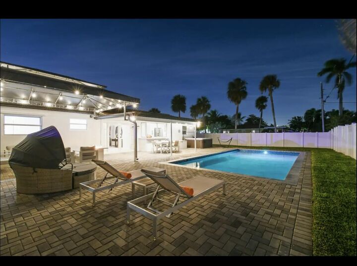 Property Photo: 5040 NE 22nd Avenue FL 33064