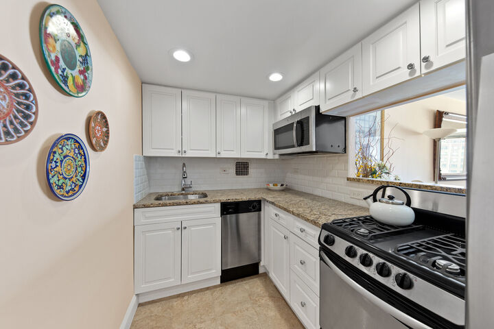 Property Photo:  435 E 65th Street 11E  NY 10065 