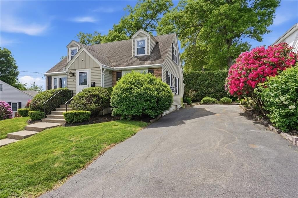 Property Photo:  9 West Street  RI 02904 