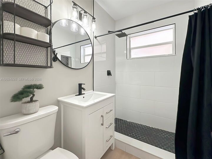 Property Photo:  2810 SW 33rd Ave 2810  FL 33133 
