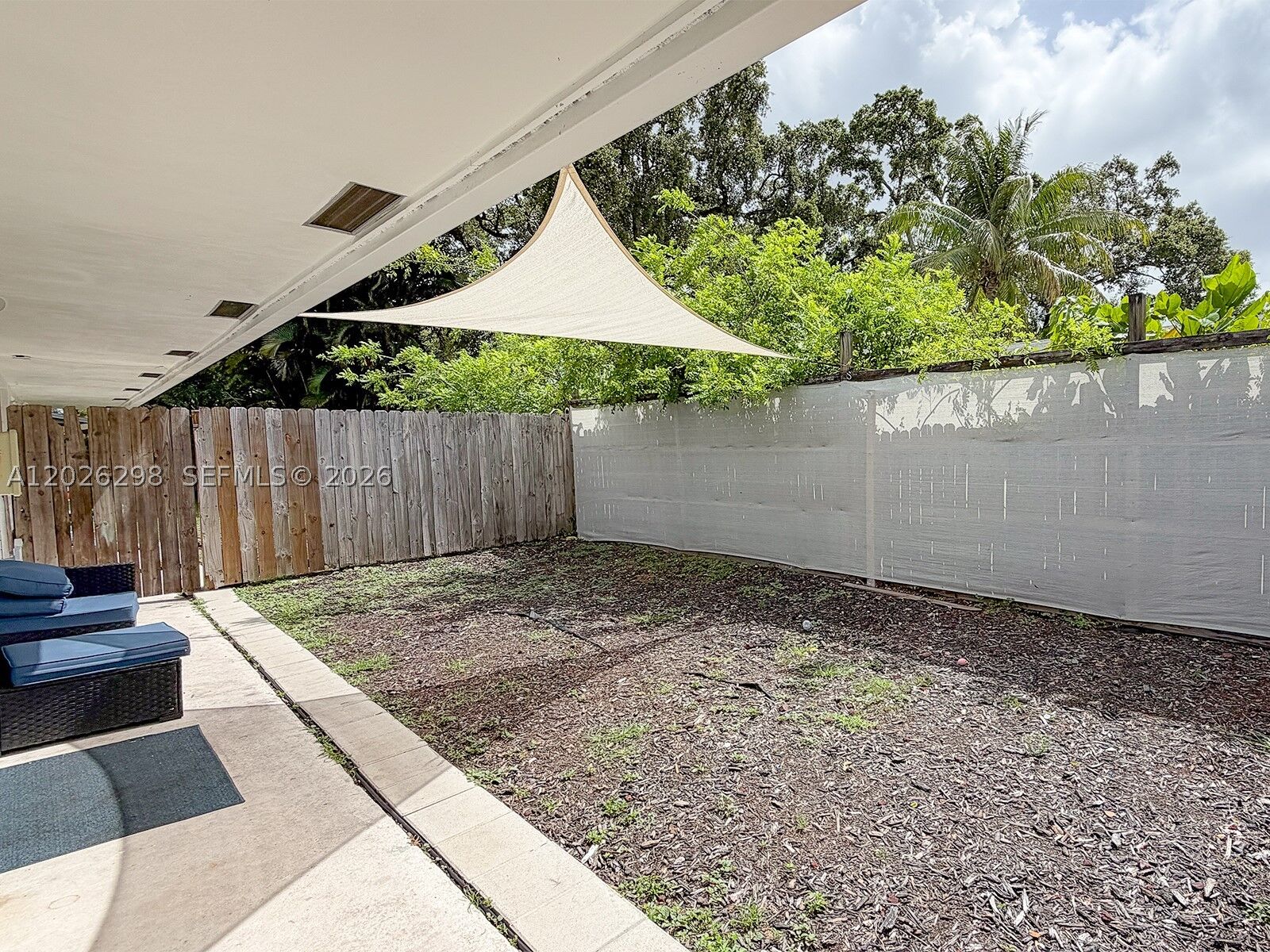 Property Photo: 1827 SW 21st St FL 33315