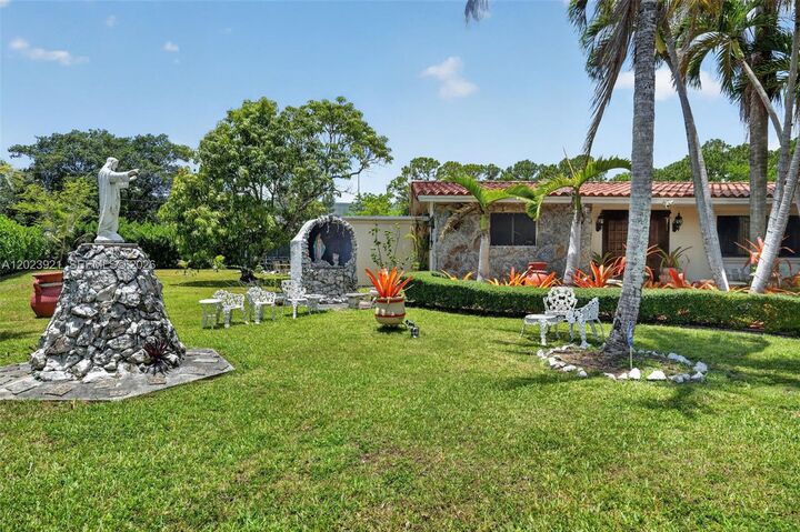 Property Photo:  8461 SW 68th St Rd  FL 33143 