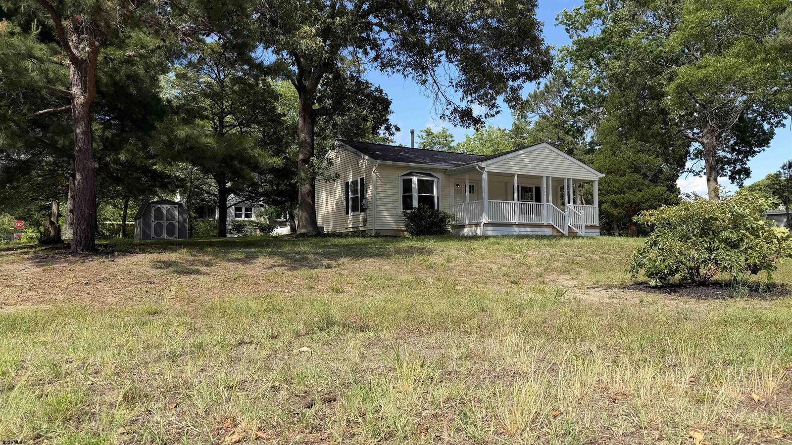 Property Photo: 709 E Pennsylvania Ave NJ 08205-9205