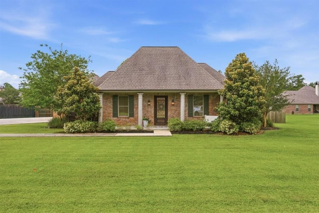 Property Photo: 2677 Newberry Station Dr Drive LA 70611