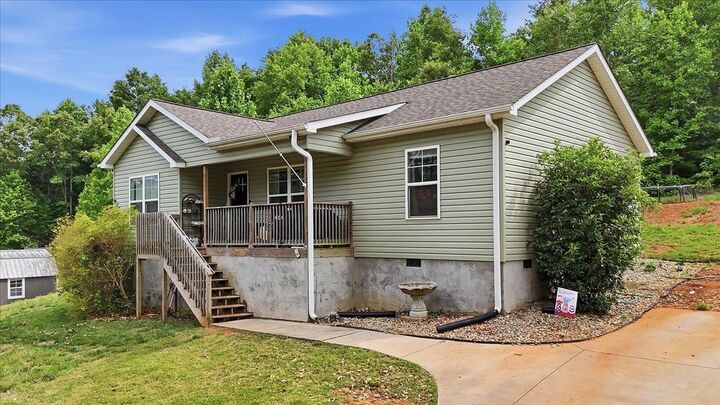 Property Photo:  524 Secona Road  SC 29671 