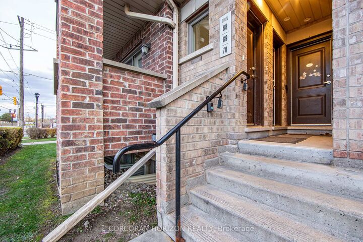 Property Photo: 2315 Sheppard Avenue W 70 ON M9M 3A4