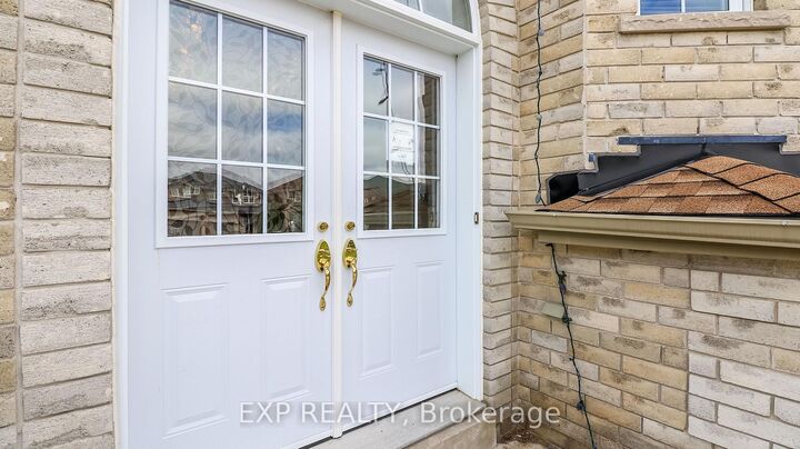 Property Photo: 125 Jessica Drive ON L4N 5Z5