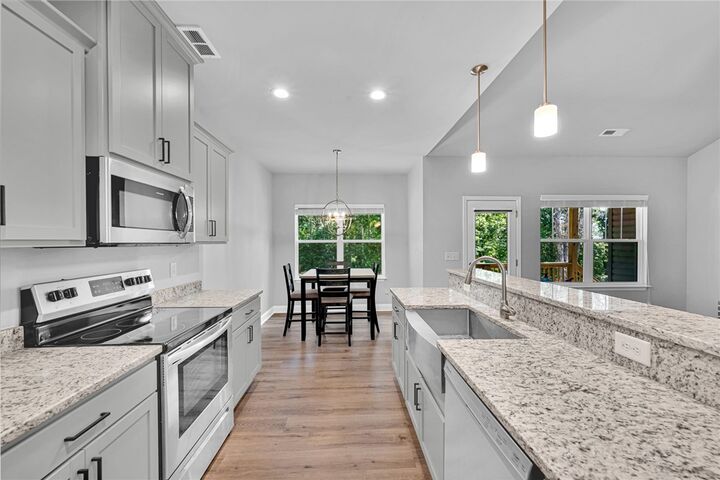 Property Photo:  409 Hillside Drive  SC 29625 