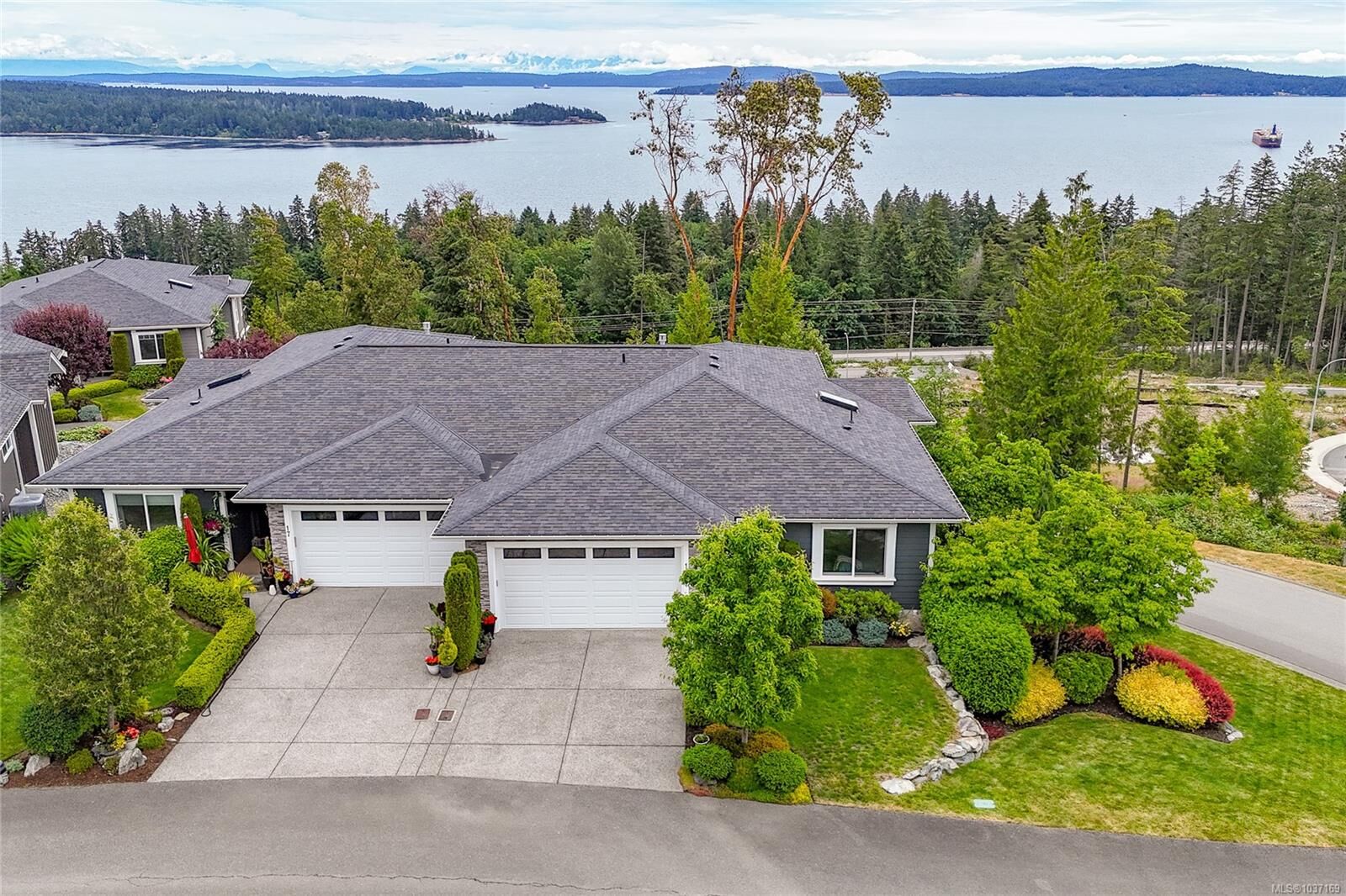 Property Photo: 626 Farrell Rd 16 BC V9G 0A2