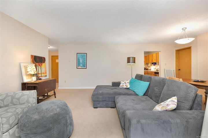 Property Photo:  75 Gorge Rd W 102  BC V9A 7A9 
