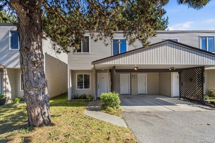 Property Photo: 444 Bruce Ave 53 BC V9R 5W5