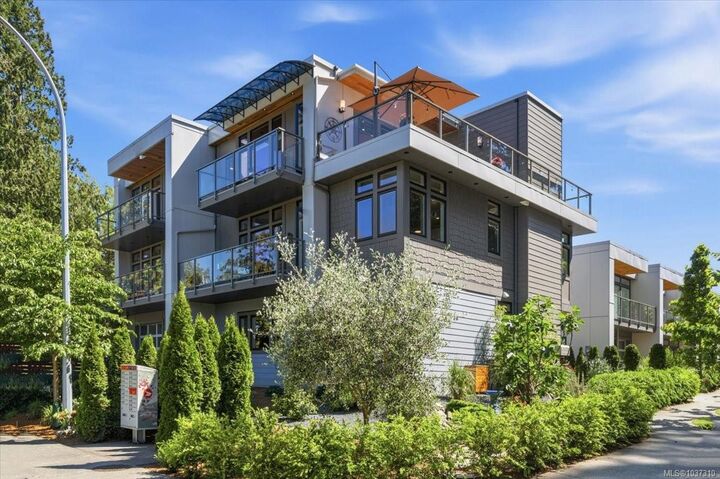 Property Photo: 3096 107th St BC V9T 4Z6