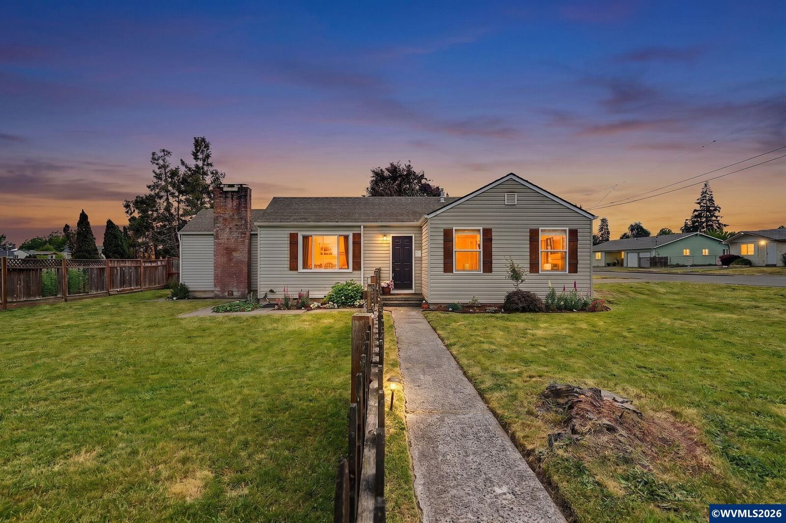 Property Photo: 103 Atwater St S OR 97361