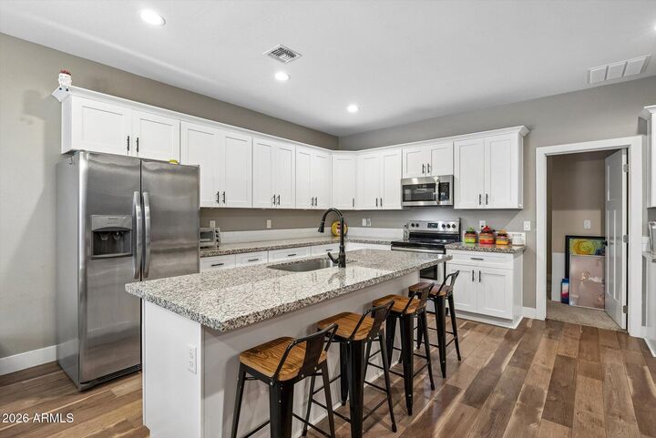 Property Photo:  4931 S 11th Place  AZ 85040 