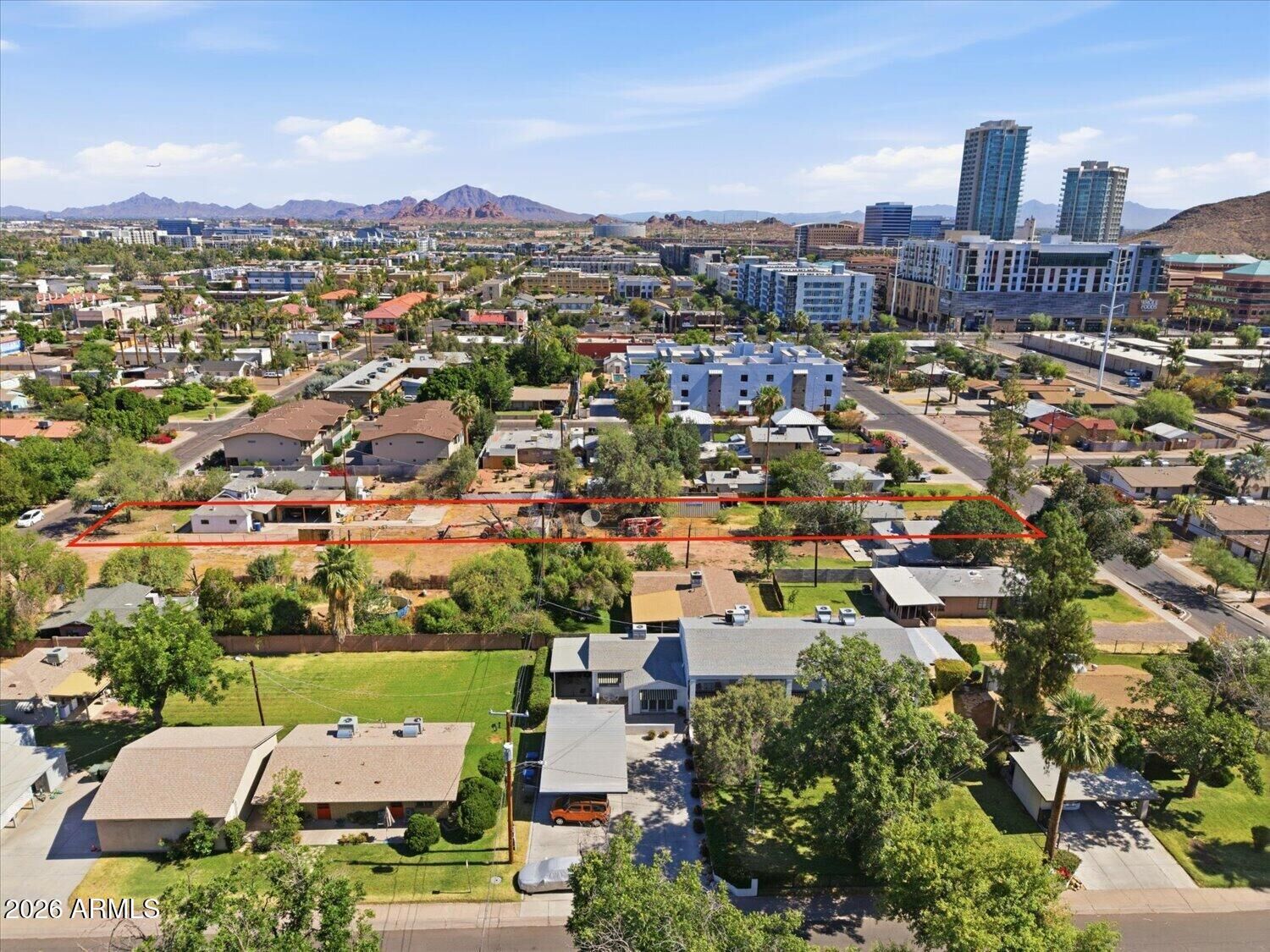 Property Photo: 914 S Farmer Avenue AZ 85281