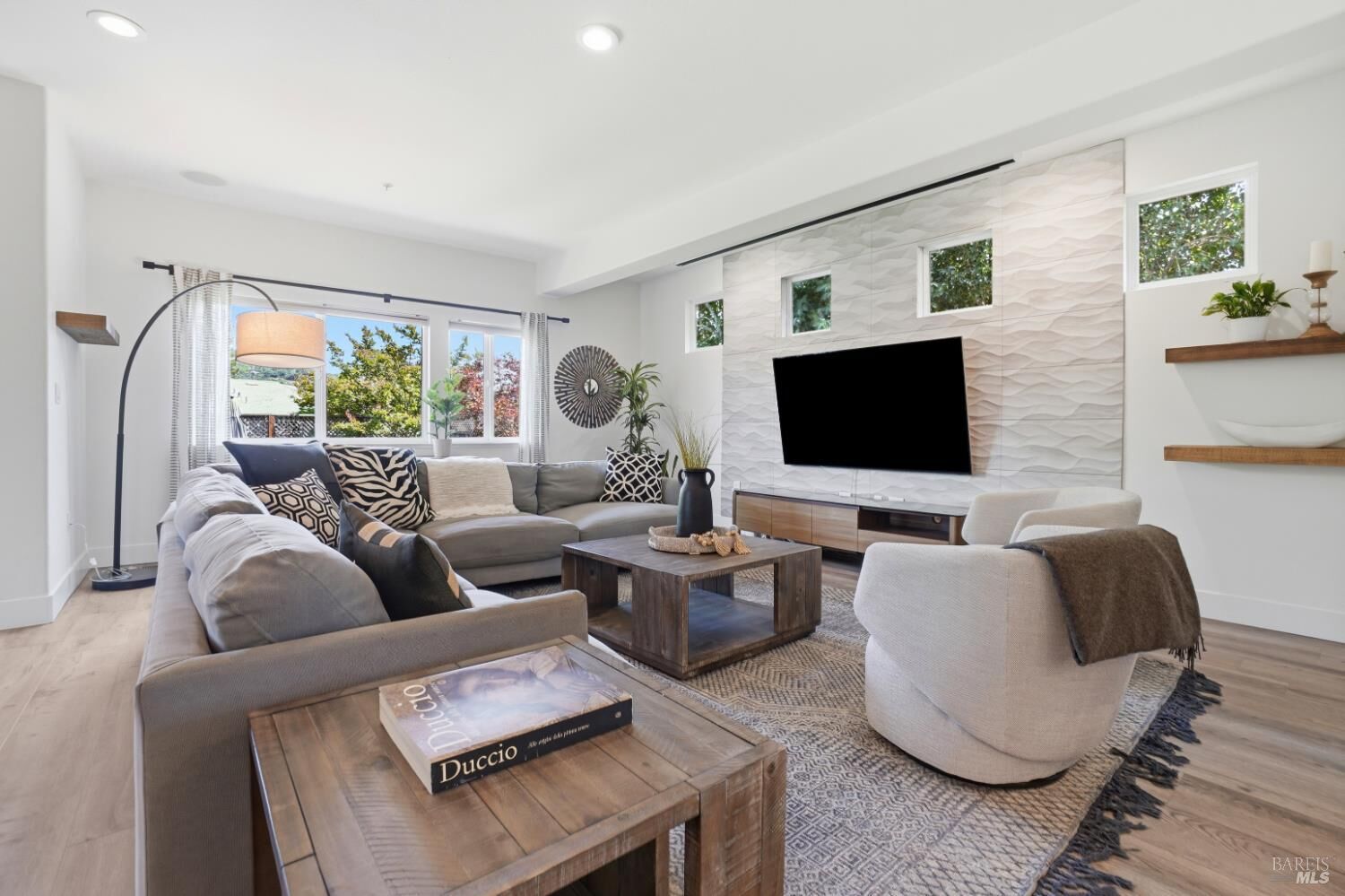 Property Photo:  312 Corrillo Drive  CA 94903 
