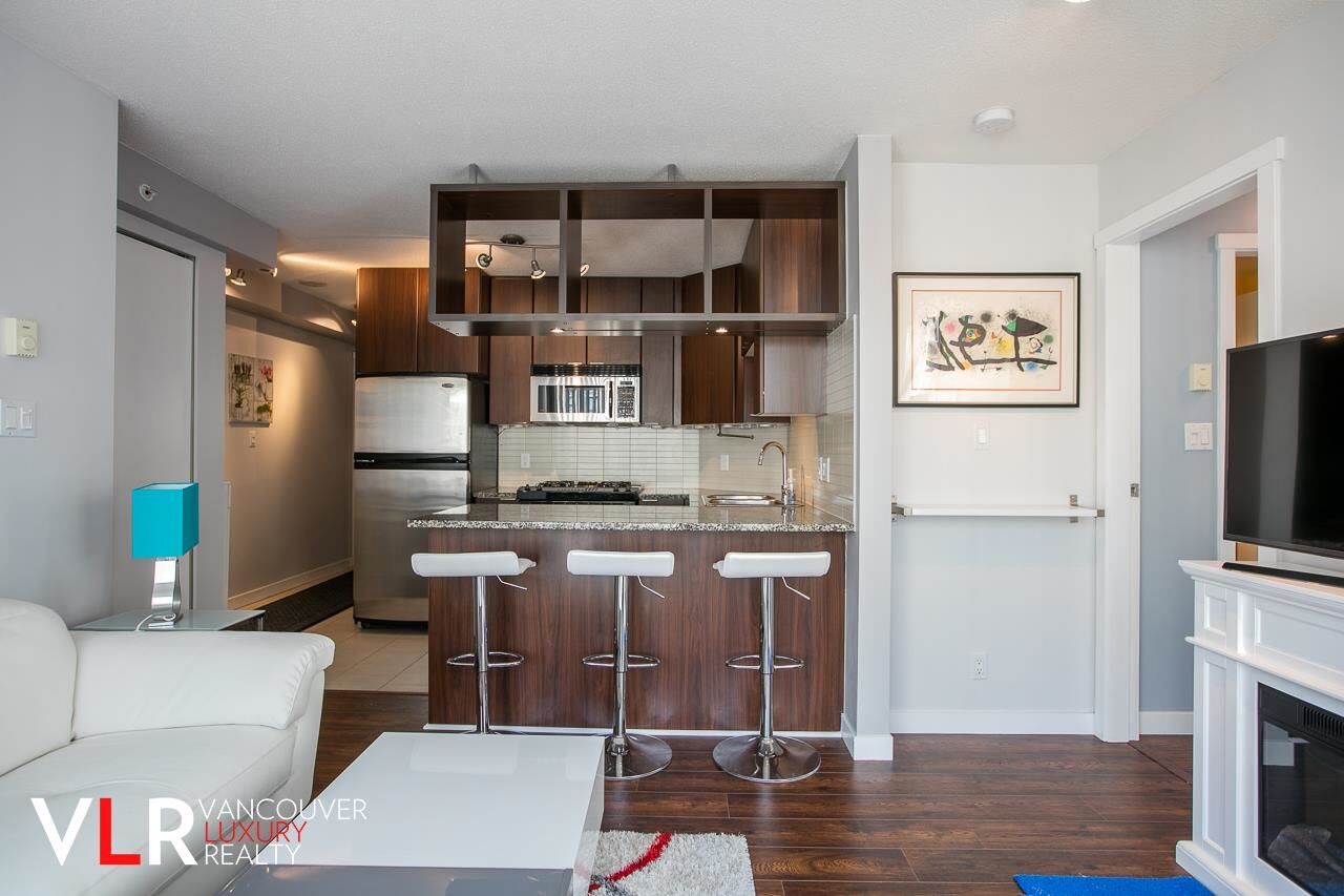 Property Photo:  1010 Richards Street 1702  BC V6B 1G2 