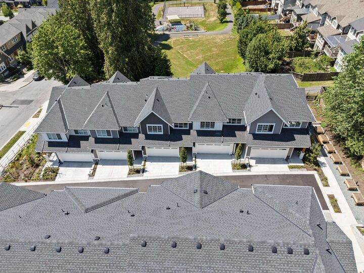 Property Photo:  3421 Queenston Avenue 103  BC V3E 0V9 