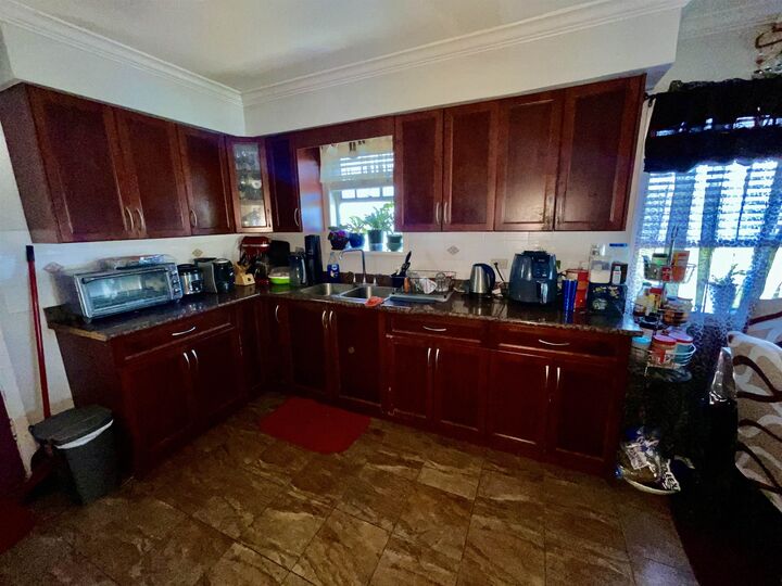Property Photo: 318 Hampton Street BC V3M 5M1