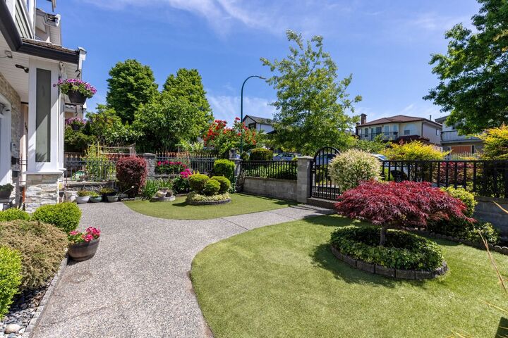 Property Photo: 2643 E 8th Avenue BC V5M 1W4