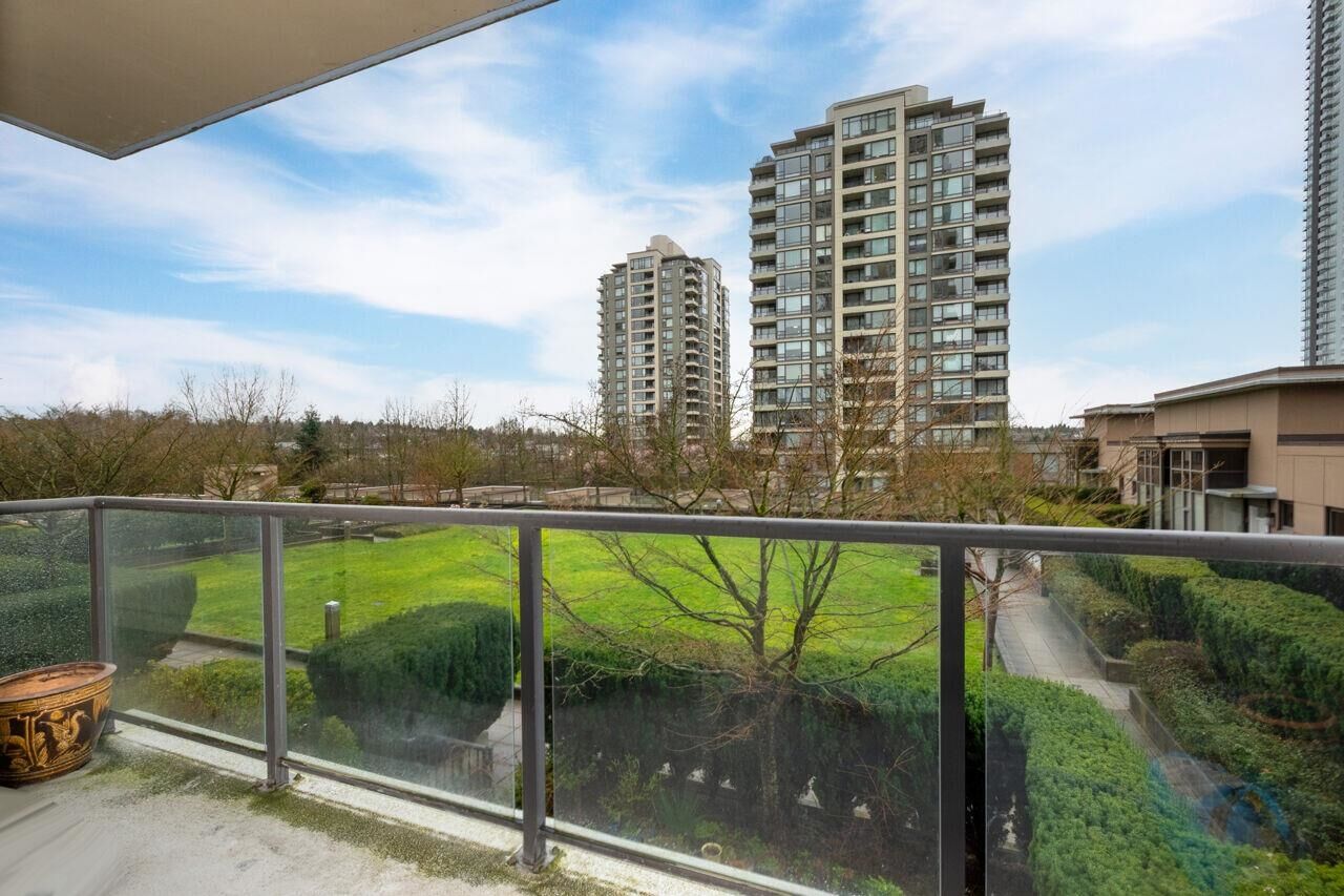 Property Photo:  4250 Dawson Street 401  BC V5C 4B1 