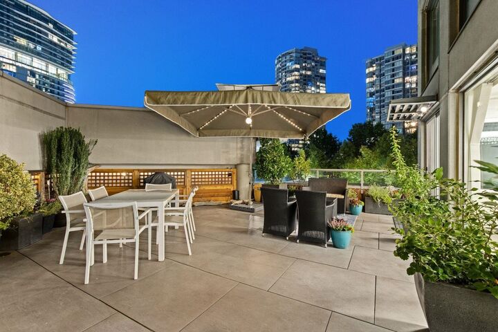Property Photo: 1009 Expo Boulevard 307 BC V6Z 2V9