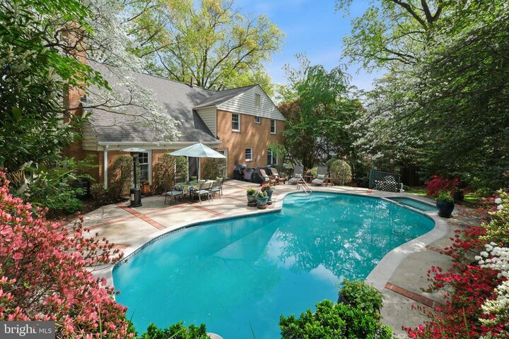 Property Photo: 7006 Old Cabin Lane MD 20852
