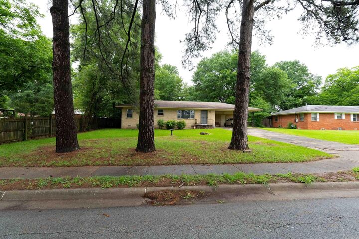Property Photo:  5114 Loetscher Lane  AR 72209-6511 