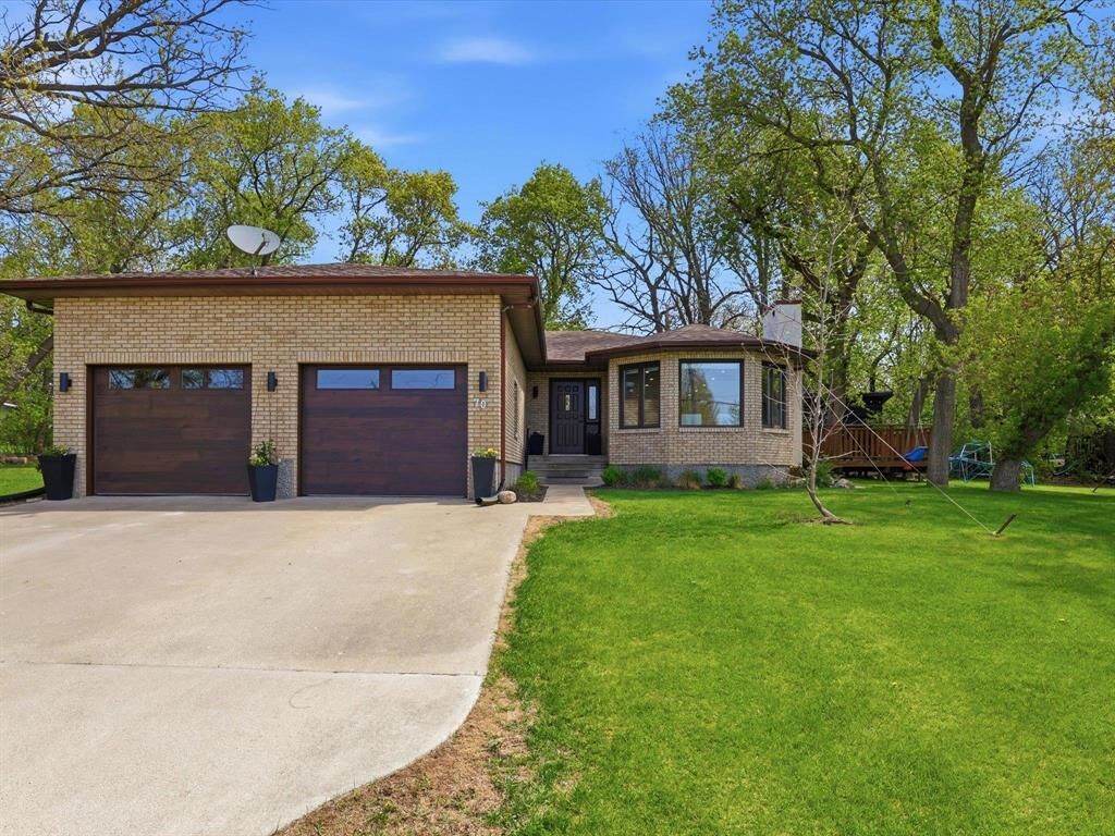 Property Photo: 70 Oakdale Drive MB R0A 0C0