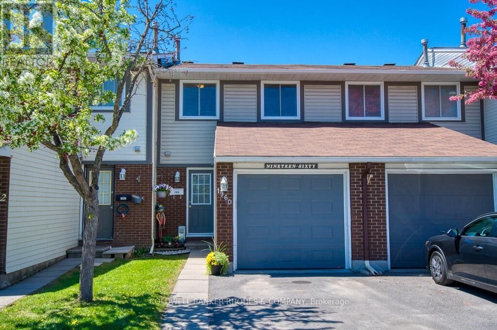 Property Photo: 1960 Garden Park Lane 27 ON K1B 5B2