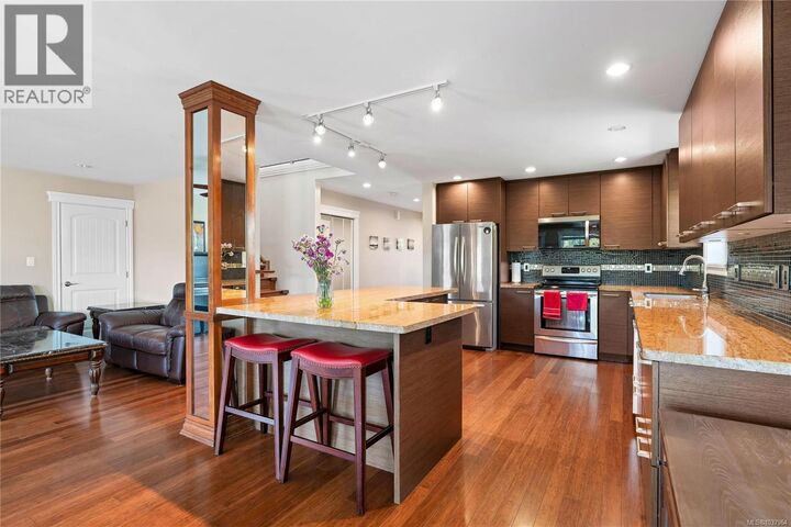 Property Photo:  721 Nirwan Place  BC V9B 6H4 