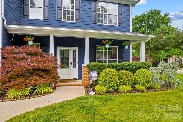Property Photo: 104 Middleton Place NC 28117