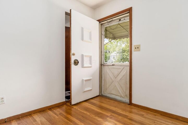 Property Photo: 672 E Mithoff Street OH 43206