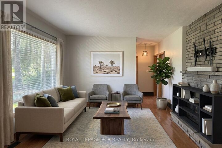 Property Photo: 7 Hilltop Drive Upper ON L7C 1K7