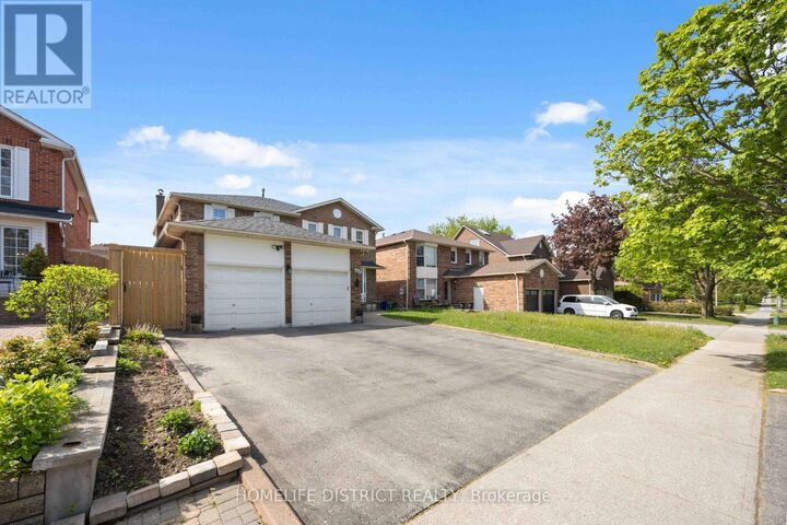 Property Photo:  579 Sheppard Avenue  ON L1V 1G1 