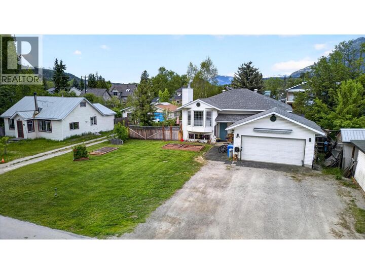 Property Photo: 517 12th Street South BC V0A 1H0