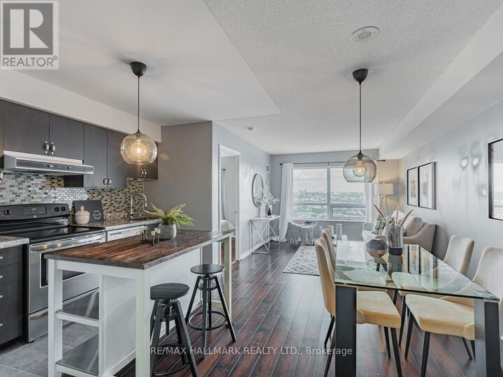 Property Photo:  60 Heintzman Street 1802  ON M6P 5A1 