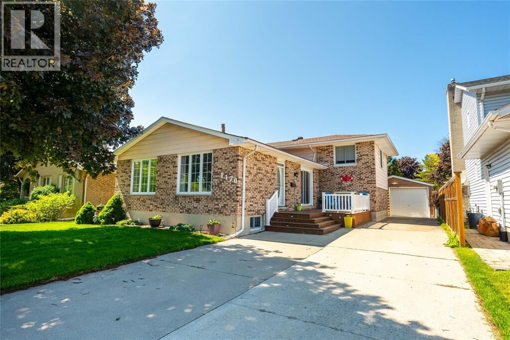 Photo de la propriété:  1170 Cathcart Boulevard  ON N7S 2H5 