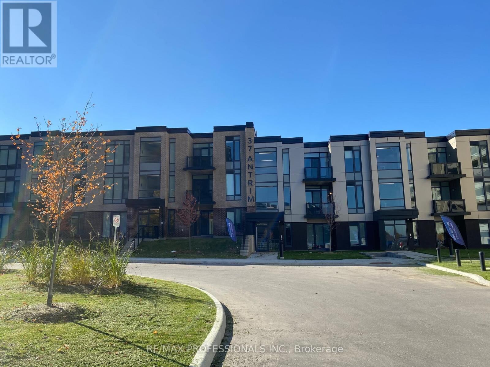 Property Photo:  37 Antrim Crescent 207  ON M1P 0E8 