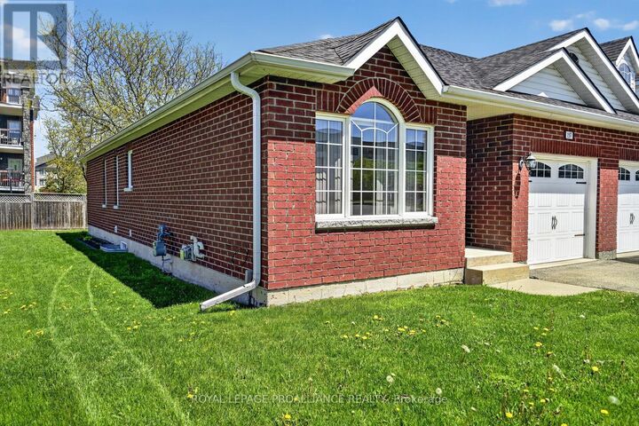 Property Photo: 157 Steacy Gardens East ON K6V 0B5