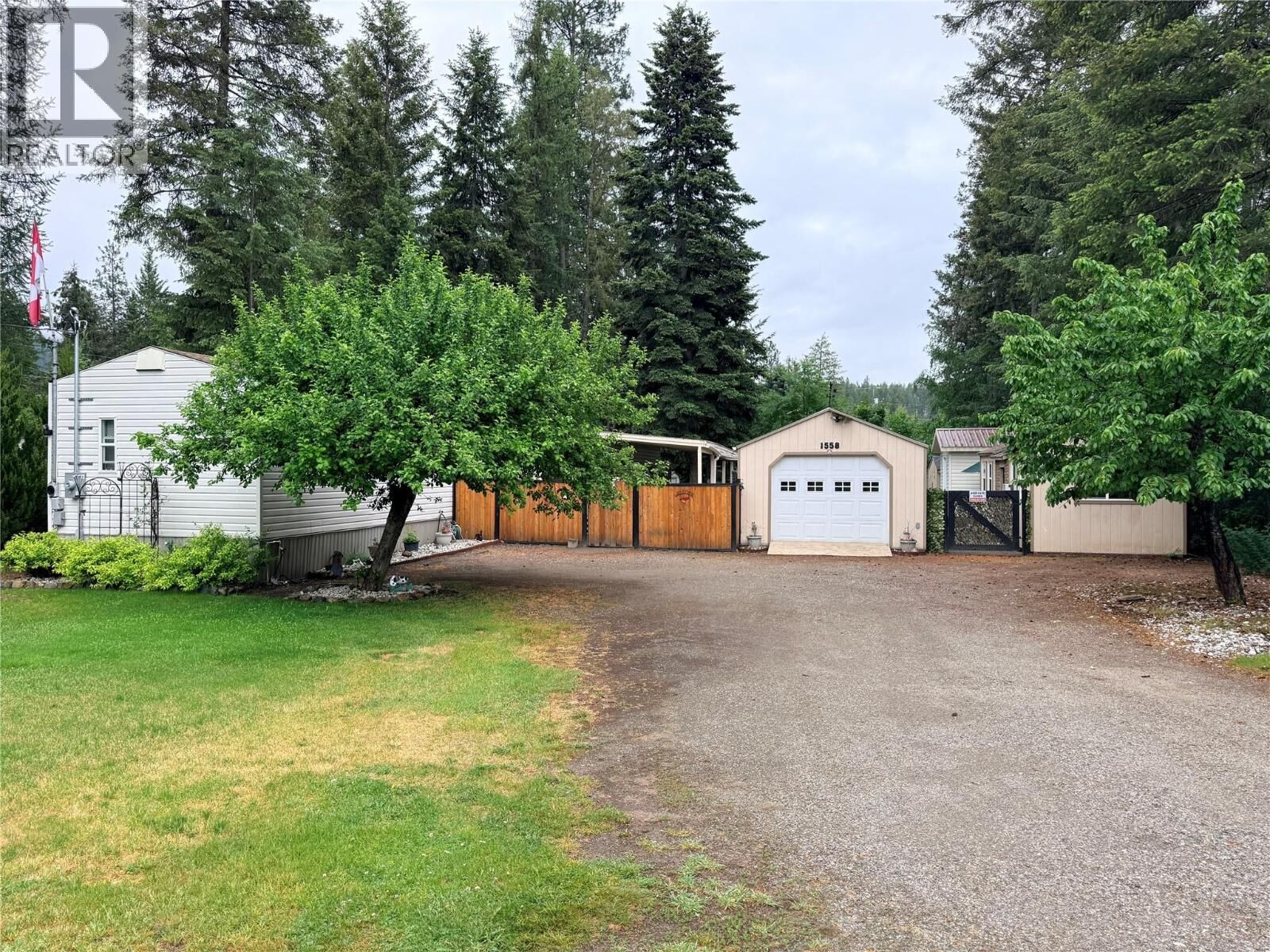 Property Photo: 1558 Thompson Road BC V0H 1E0