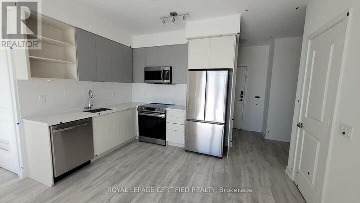 Property Photo:  4655 Metcalfe Avenue 110  ON L5M 0Z7 
