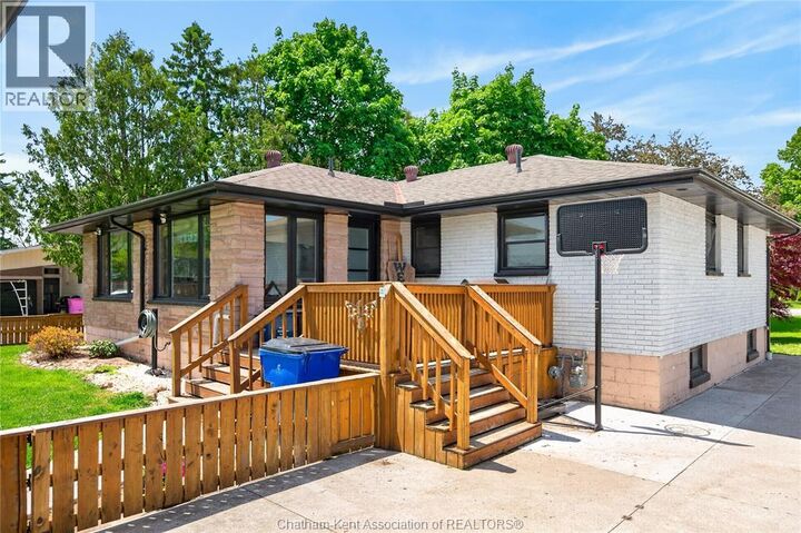 Property Photo: 944 McNaughton Avenue ON N7L 0E4