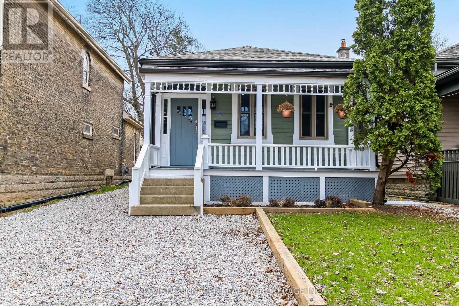 Property Photo: 727 Queens Avenue ON N5W 3H4