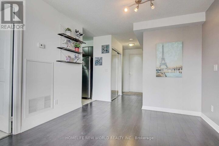 Property Photo: 275 Yorkland Road 1411 ON M2J 0B4
