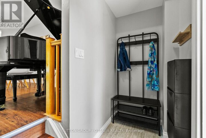 Property Photo:  94 Piper Crescent  ON K2K 2S9 