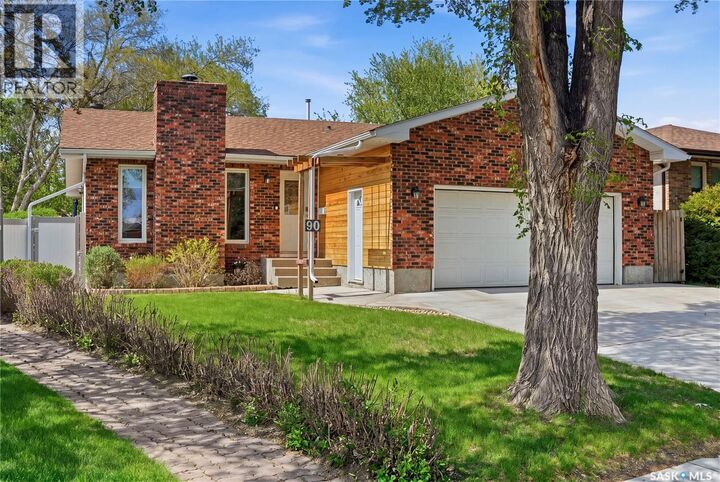 Property Photo:  90 Edenwold Crescent  SK S4R 8A3 